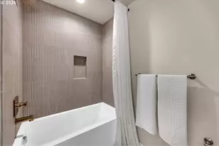 2421 E 6th St, Vancouver, WA 98661 - Photo 39