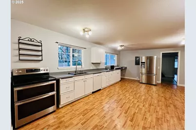 119 Oakbourne Ln, Winchester, OR 97495 - Photo 9