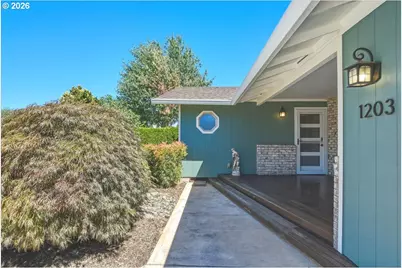 1203 NE 98th Ave, Vancouver, WA 98664 - Photo 3