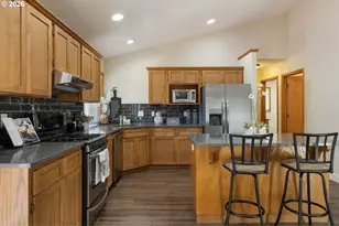 3630 NW 27th Ave, Camas, WA 98607 - Photo 5