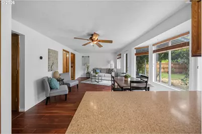 212 Sunset Dr, Newberg, OR 97132 - Photo 11