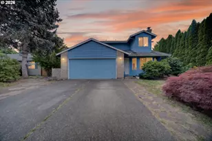 212 Sunset Dr, Newberg, OR 97132 - Photo 1