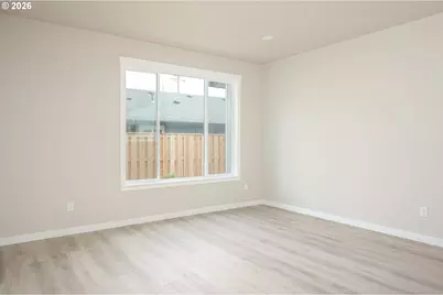 8355 N Newman Ave, Portland, OR 97203 - Photo 7