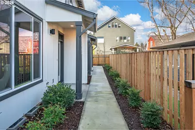 8355 N Newman Ave, Portland, OR 97203 - Photo 3