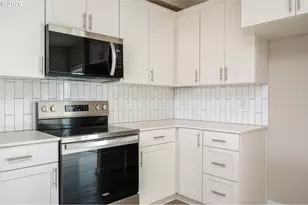 8355 N Newman Ave, Portland, OR 97203 - Photo 19