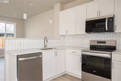 8355 N Newman Ave, Portland, OR 97203 - Photo 17