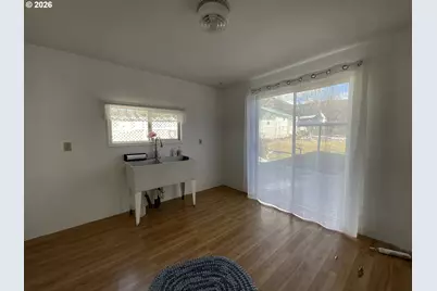 303 Pine Ave, Spray, OR 97874 - Photo 11