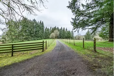 39692 Lacomb Dr, Lebanon, OR 97355 - Photo 3