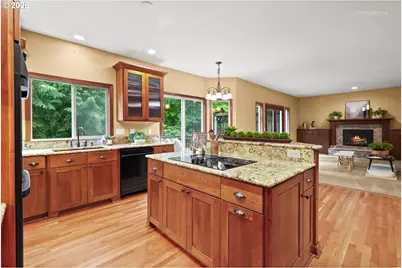 6523 SW Moonshadow Ct, Portland, OR 97223 - Photo 9