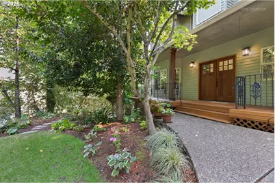 6523 SW Moonshadow Ct, Portland, OR 97223 - Photo 3