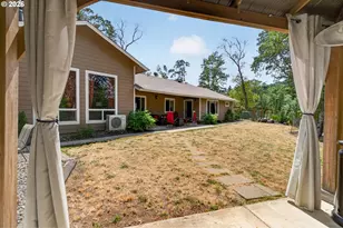 180 Hawkeye Ln, Roseburg, OR 97471 - Photo 35