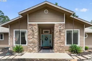 180 Hawkeye Ln, Roseburg, OR 97471 - Photo 1