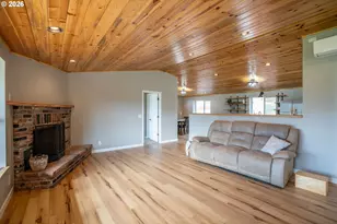 37075 Camp Creek Rd, Springfield, OR 97478 - Photo 9