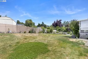 2020 NW Witherspoon Ave, Roseburg, OR 97471 - Photo 11