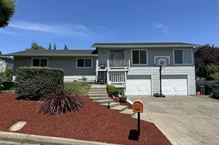 2020 NW Witherspoon Ave, Roseburg, OR 97471 - Photo 1