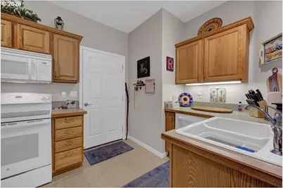 983 Jasper Ln, Florence, OR 97439 - Photo 15