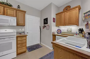 983 Jasper Ln, Florence, OR 97439 - Photo 15