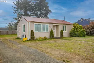 1023 Michigan Ave, Coos Bay, OR 97420 - Photo 3