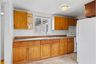 1023 Michigan Ave, Coos Bay, OR 97420 - Photo 7