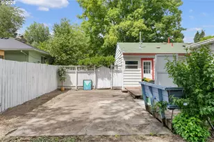 11870 SW 13th St, Beaverton, OR 97005 - Photo 31