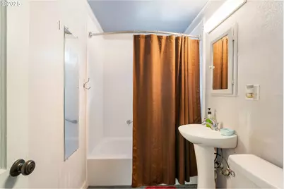 11870 SW 13th St, Beaverton, OR 97005 - Photo 15