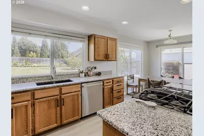10886 SW Merlin Ct, Wilsonville, OR 97070 - Photo 9