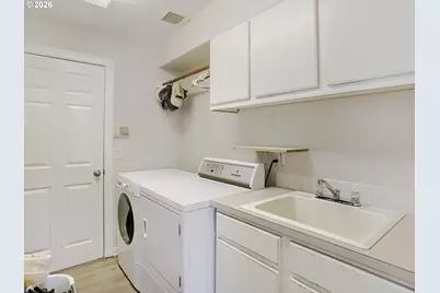 10886 SW Merlin Ct, Wilsonville, OR 97070 - Photo 27