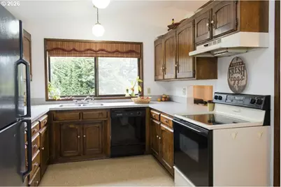 400 S 22nd St, Cottage Grove, OR 97424 - Photo 5