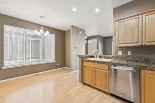 16922 NW Shadow Hills Ln, Beaverton, OR 97006 - Photo 9