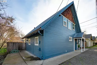 1673 Olive Aly, Eugene, OR 97405 - Photo 3