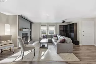 7920 SW Fanno Creek Dr, Tigard, OR 97224 - Photo 9