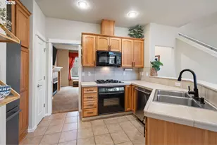 7147 NE Rocky Brook St, Hillsboro, OR 97124 - Photo 11