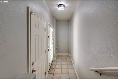 8722 NE 17th St, Vancouver, WA 98664 - Photo 3
