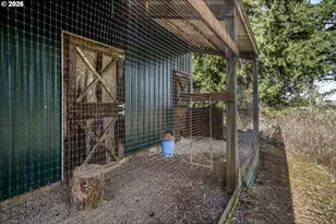 32907 SW Laurelview Rd, Hillsboro, OR 97123 - Photo 43