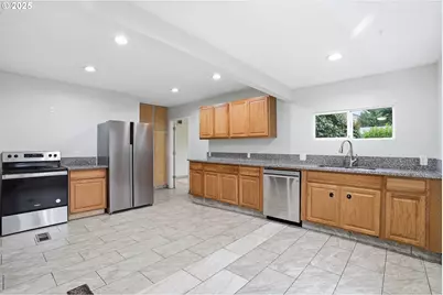 3524 SE 119th Ave, Portland, OR 97266 - Photo 5