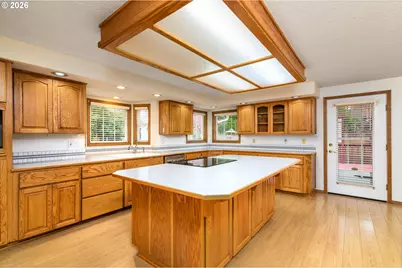 1108 SE 168th Ave, Portland, OR 97233 - Photo 9