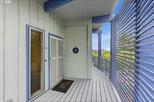 1010 Hemlock Ave, Coos Bay, OR 97420 - Photo 3