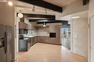 1010 Hemlock Ave, Coos Bay, OR 97420 - Photo 5