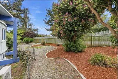 1010 Hemlock Ave, Coos Bay, OR 97420 - Photo 41