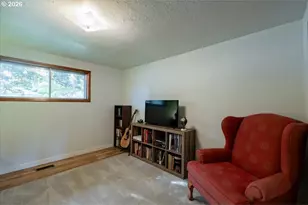 4472 Coloma Dr SE, Salem, OR 97302 - Photo 17