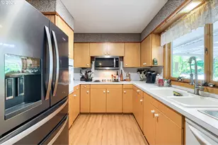 24203 NE Oregon St, Wood Village, OR 97060 - Photo 9