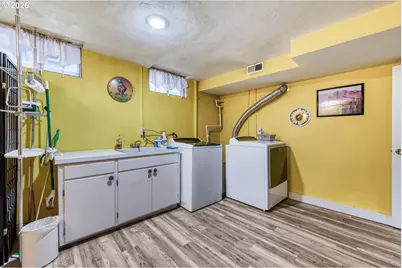 24203 NE Oregon St, Wood Village, OR 97060 - Photo 23