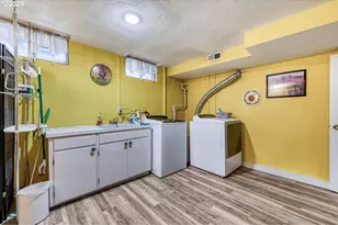 24203 NE Oregon St, Wood Village, OR 97060 - Photo 23