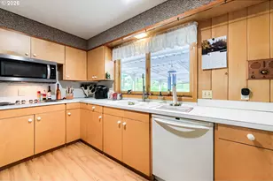 24203 NE Oregon St, Wood Village, OR 97060 - Photo 11