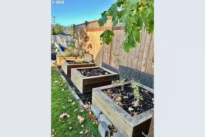 1745 T St, Springfield, OR 97477 - Photo 25