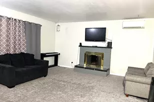 1745 T St, Springfield, OR 97477 - Photo 3