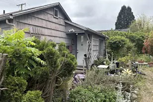 394 S 37th St, Springfield, OR 97478 - Photo 3