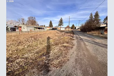 Robert, Enterprise, OR 97828 - Photo 3