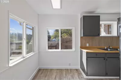 62780 Flagstaff Rd, Coos Bay, OR 97420 - Photo 11