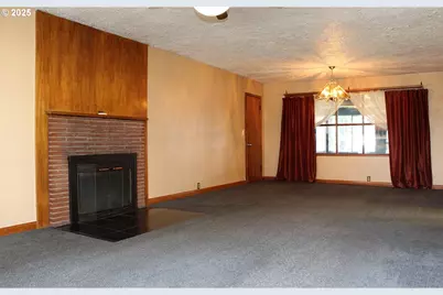 307 SE 127th Ave, Portland, OR 97233 - Photo 3